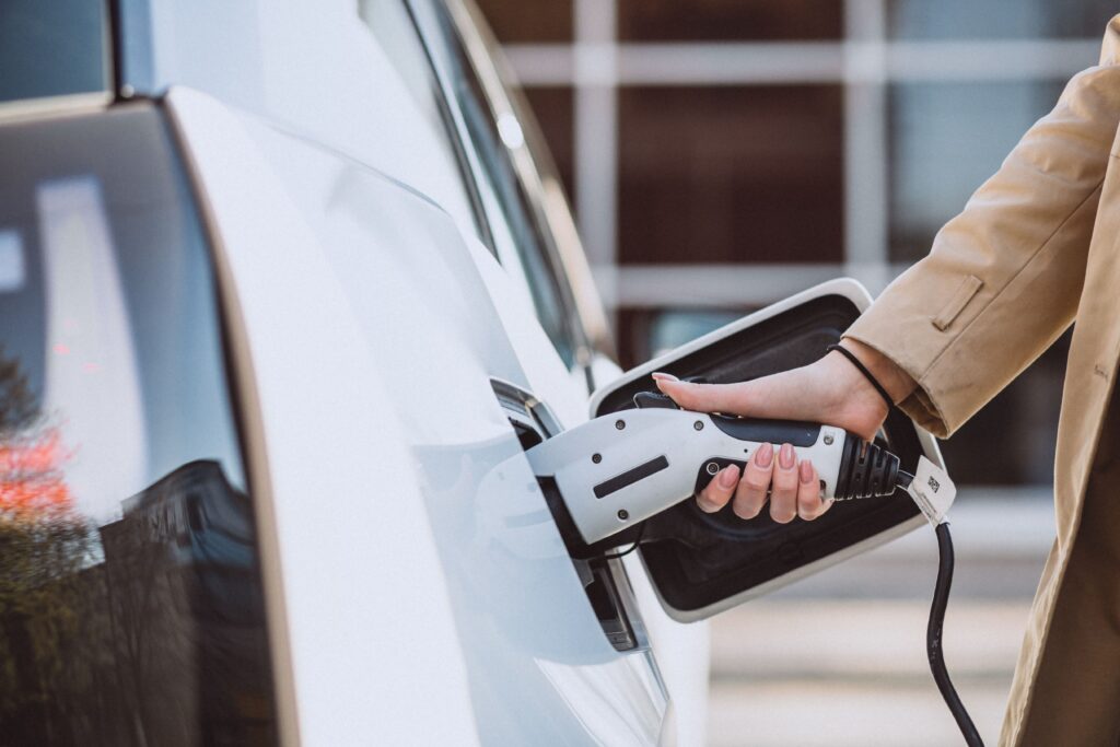 ENTREPRISES, S&Eacute;CURISEZ VOS BORNES DE RECHARGE &Eacute;LECTRIQUE